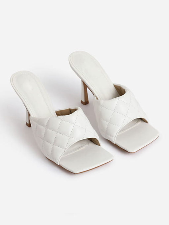 Клетчатые босоножки на высоком каблуке