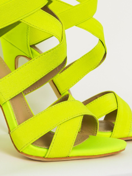 Желтые сандалии Stappy Stiletto